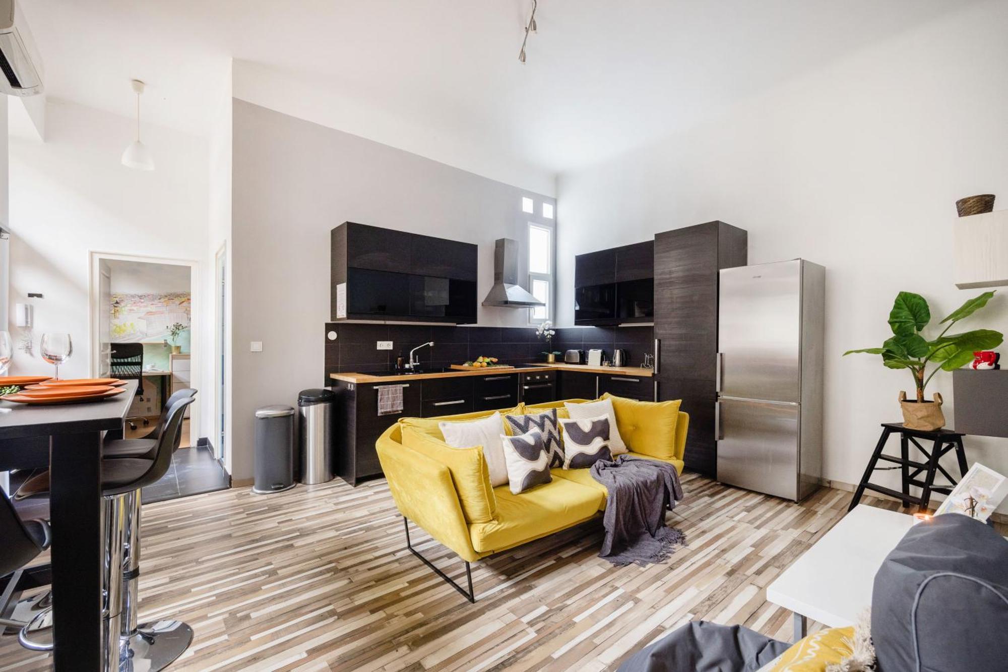 Just Chillin Apt-budapest Historic Landmarks Apartment